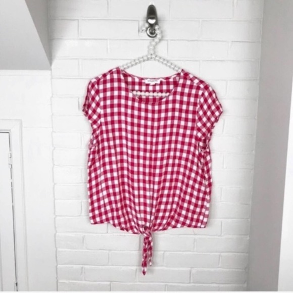 beachlunchlounge Tops - {Beach Lunch Lounge} Gingham Tie Top